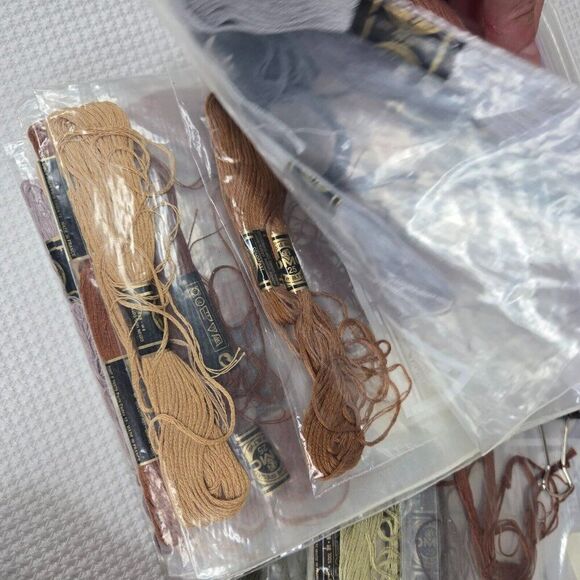 DMC Mixed Lot Embroidery Floss Thread Skeins New And Partial 100+ Skein - Picture 3 of 8